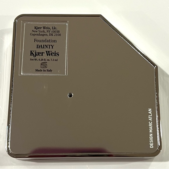 Kjaer Weis Cream Foundation Dainty - Picture 5 of 6